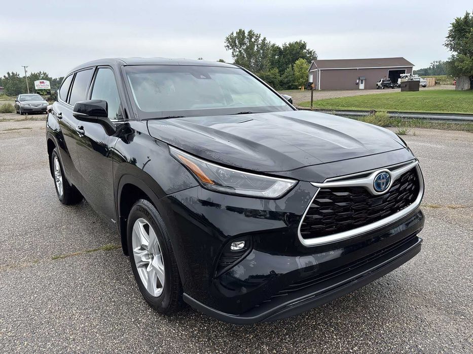Toyota Highlander Hybrid      2022