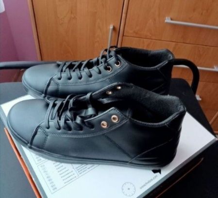Nowe buty snackersy Pier One wysokie, za kostkę, czarne, 42

Nowe buty