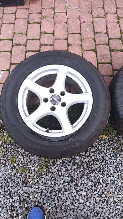 Opony zimowe na felgach aluminiowych 16" Kia sportage Hyundai Tucson