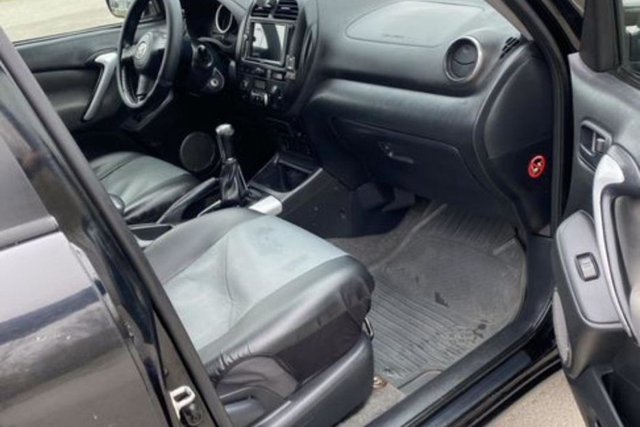 Продам Toyota Rav4