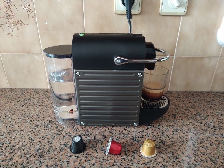 Máquina de café Nespresso casa quarto apartamento vivenda escritório gabinete carro cozinha.