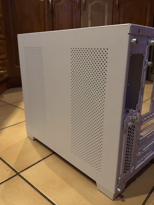 Lian Li O11 Dynamic Mini Snow Edition