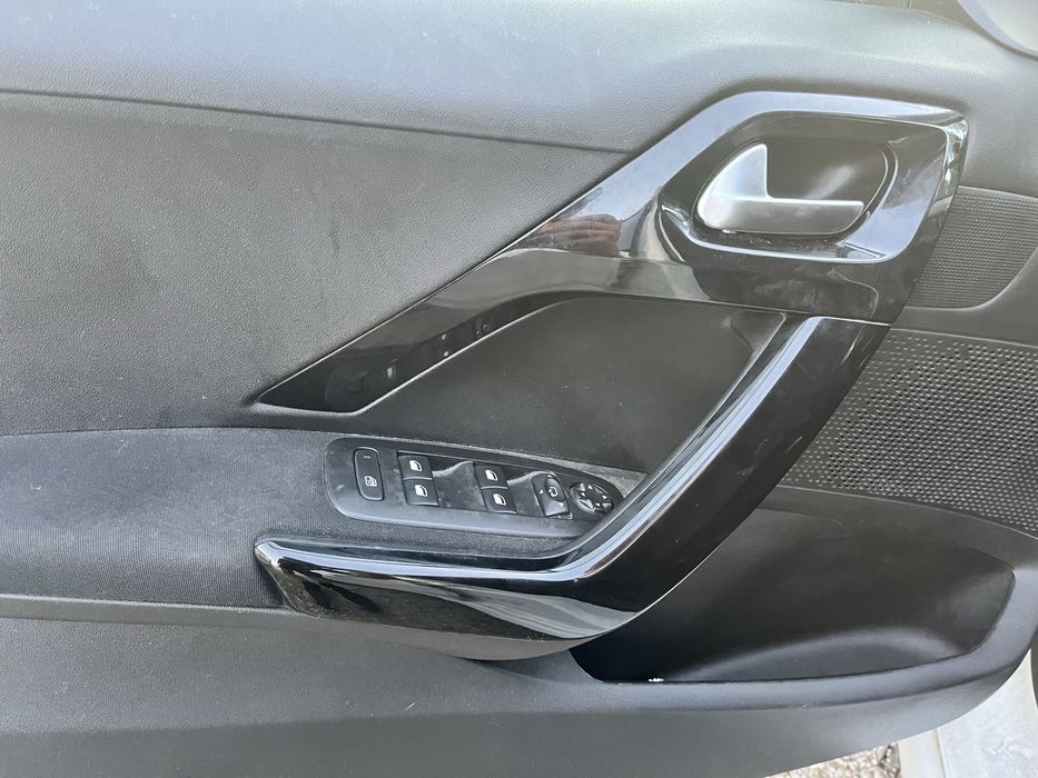 Peugeot 208 1.6 hdi 2019