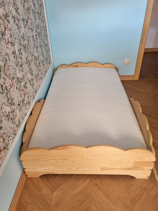 Drewniane łóżko 180x100
