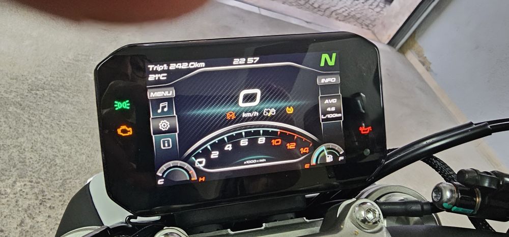 450NK CFMOTO como nova