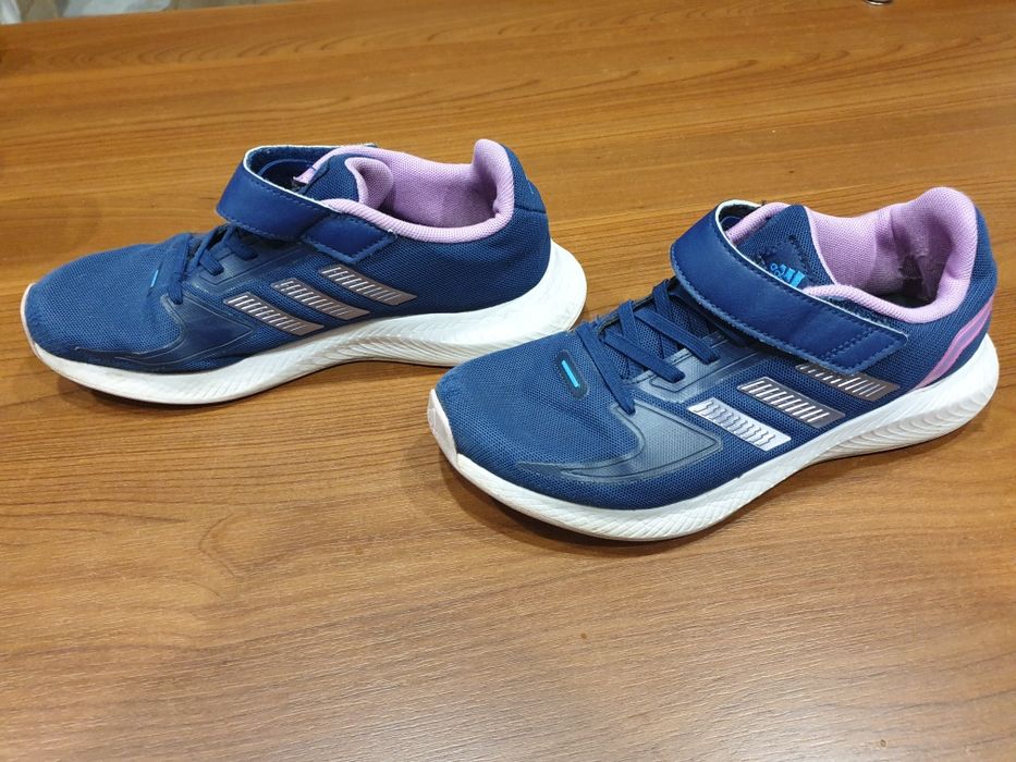 Sprzedam buty damskie dziewczęce r.38 adidas
Sneakersy Runfalcon 2.0
S