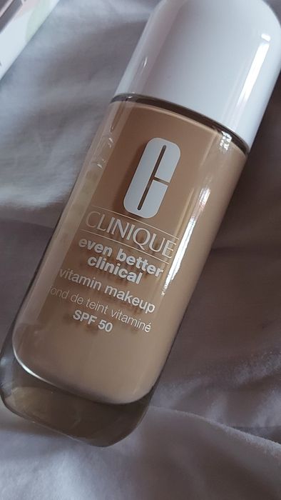 Clinique Even Better Clinical Vitamin Makeup SPF50