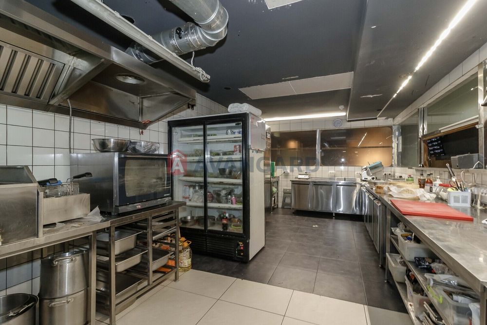 Готовий бізнес Ресторан-ПАБ центр Києва, на Бесарабці БЕЗ %