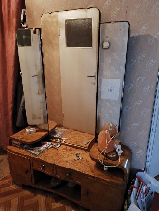 Toaletka z lat 40 Łomianki