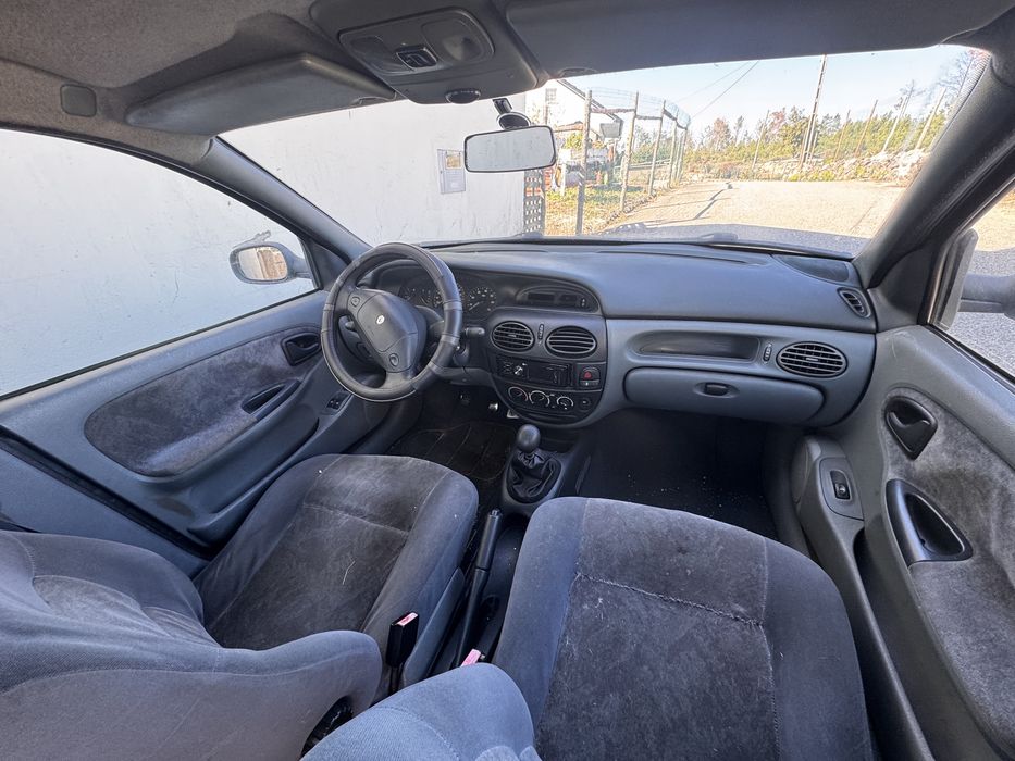 Renault Mégane para peças ou para reparar — photo 3