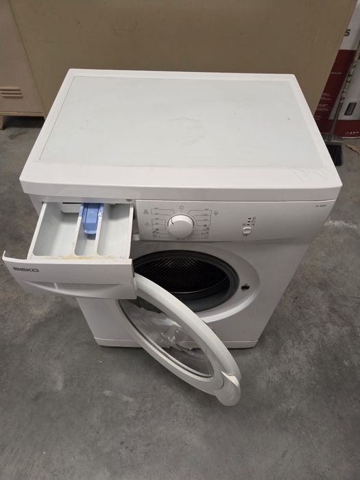 Máquina de Lavar Roupa - Beko EV6800
