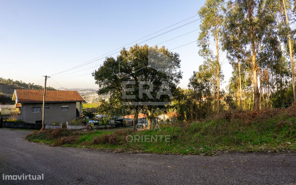 Terreno com 100 metros de frente