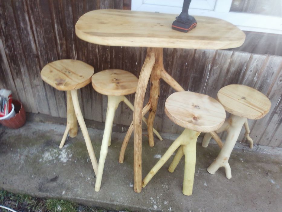 Столик і 4 стільці