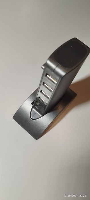 9-Port USB Hub with USB Cables64172213114497121