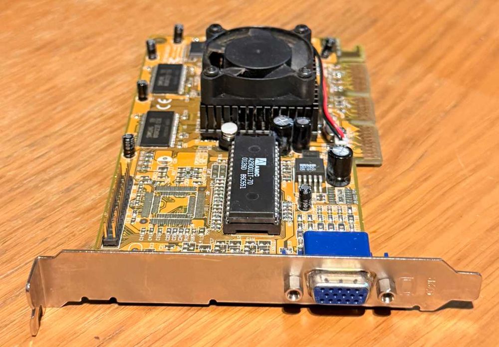 Placa Gráfica NVIDIA GeForce 2 MX - AGP/VGA