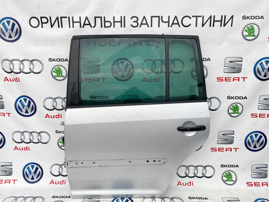 Двері двери передні задні праві ліві Volkswagen Touran LA7W