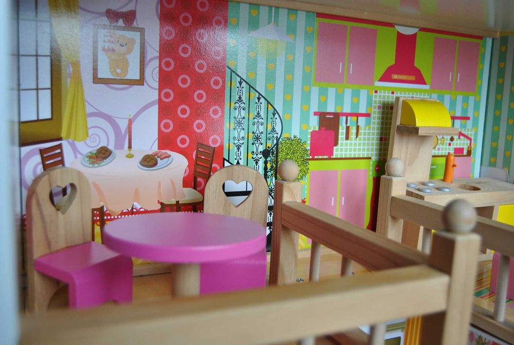 Domek dla lalek drewniany