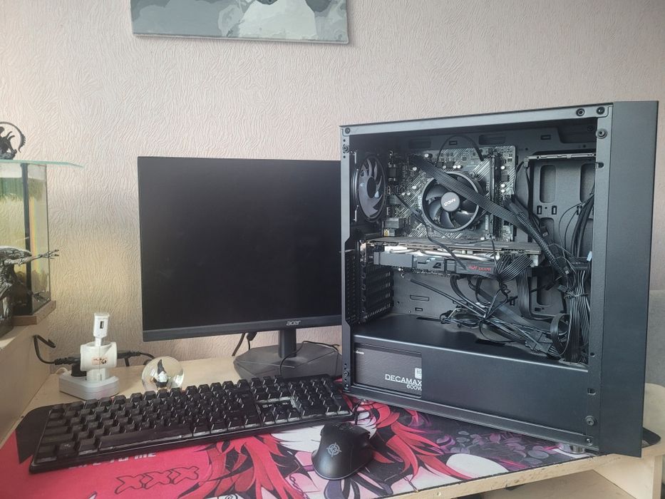 ПК с Монитором клавиатурой и мышкой