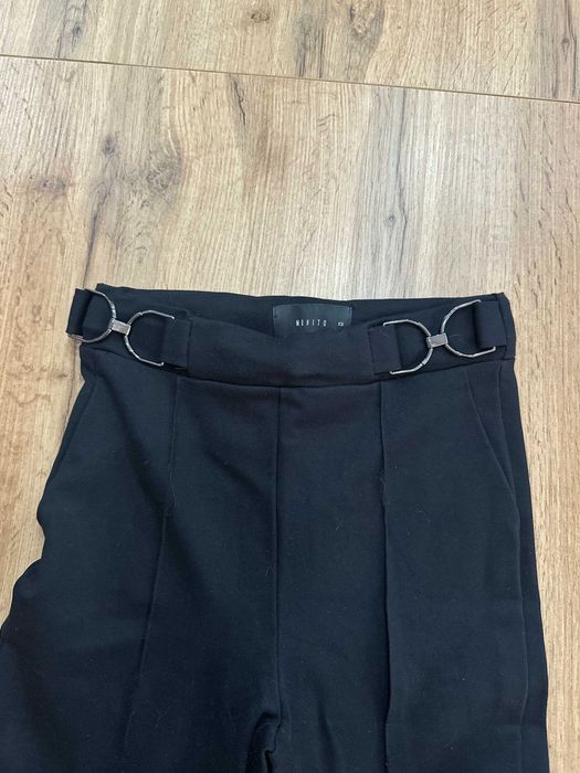 Czarne obcisłe spodnie legginsy Mohito XS