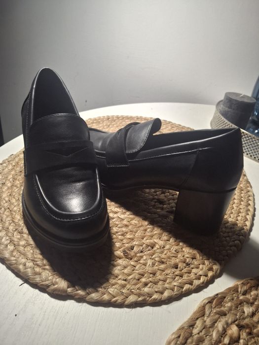 Buty czarne Półbuty Clara Barsom