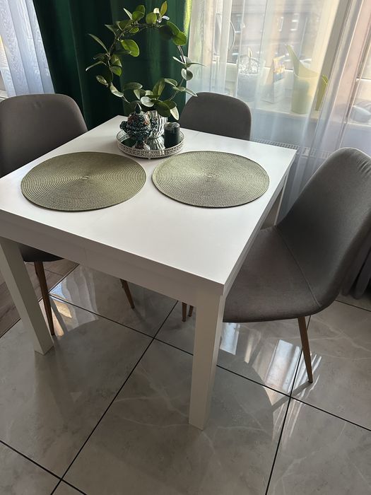 Stół 80x80 / 200 oraz 6 krzeseł jysk