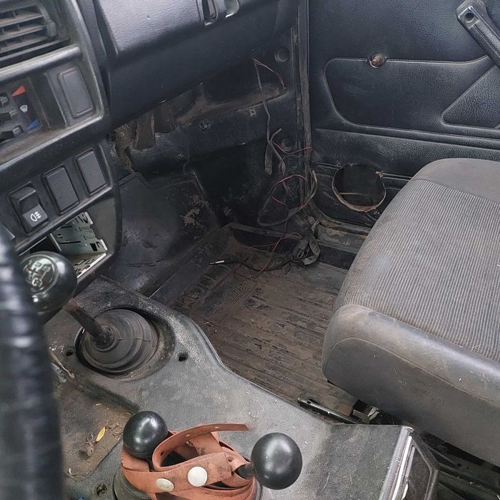 Автомобіль  ВАЗ 21214 НИВА