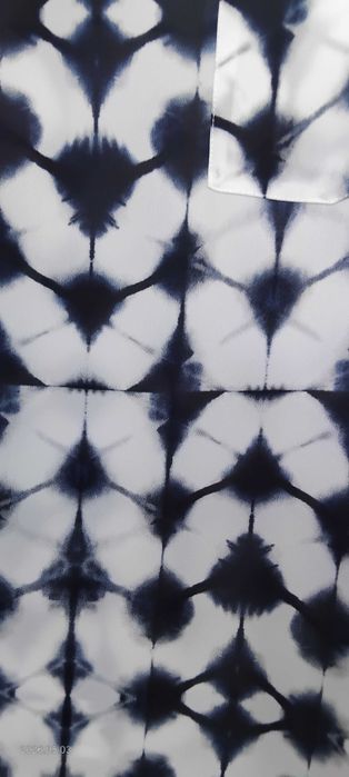 Blusa nova de Verão azul escura com motivos brancos t° L
