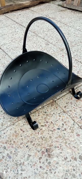 Cesto metálico para lenha