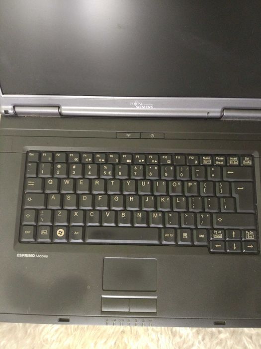 Laptop 64bit Esprimo Mobile D9500