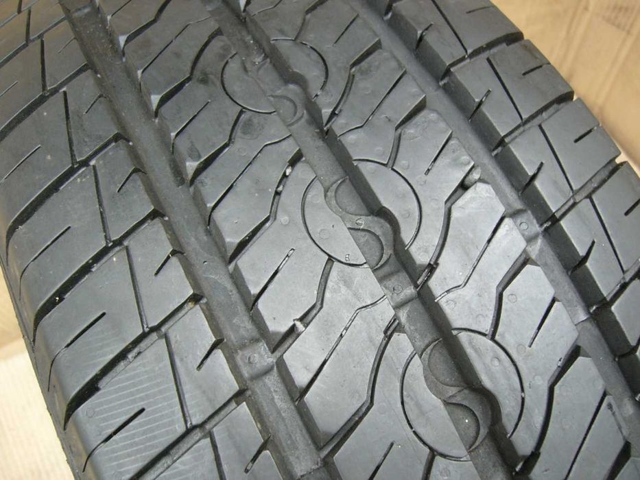 1 szt. Semperit Van-Life 2 215/65 R16c 109/107R 9mm demo