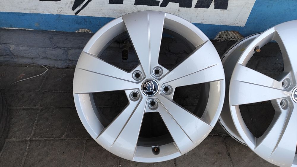 Оригінальні диски Skoda 5*112 R17 5/112 17 ET - 41