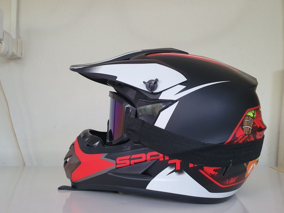 Mota elétrica infantil Injusa Red Fighter 24V – praticamente nova
