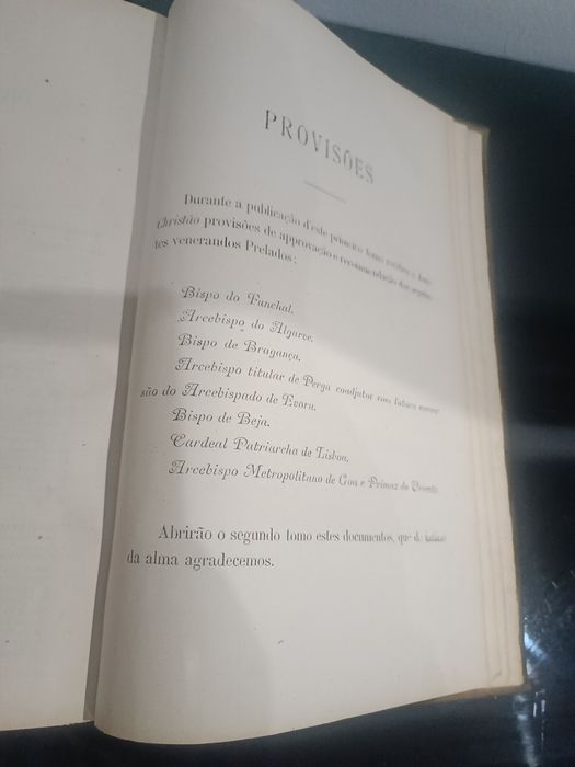 Livro religioso antigo