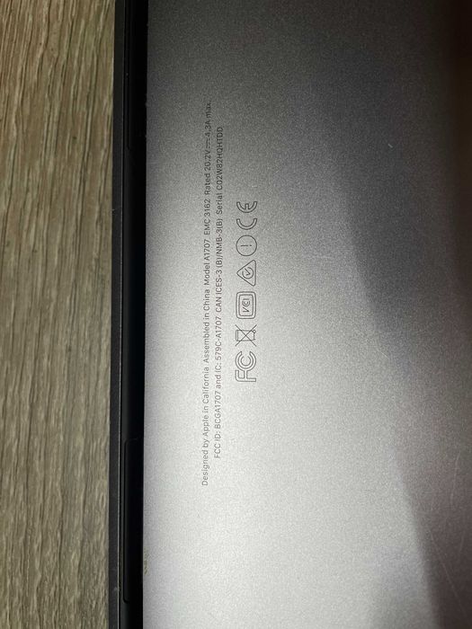 MacBook Pro 15” (2017) i7 / 16GB RAM / 512GB SSD - do naprawy