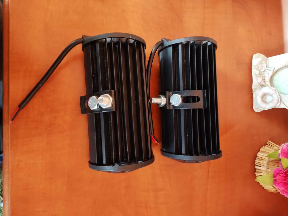 2 lampy samochodowe led reflektor 12V 24V