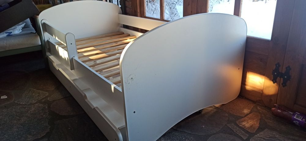 Łóżko młodzieżowe 180x90