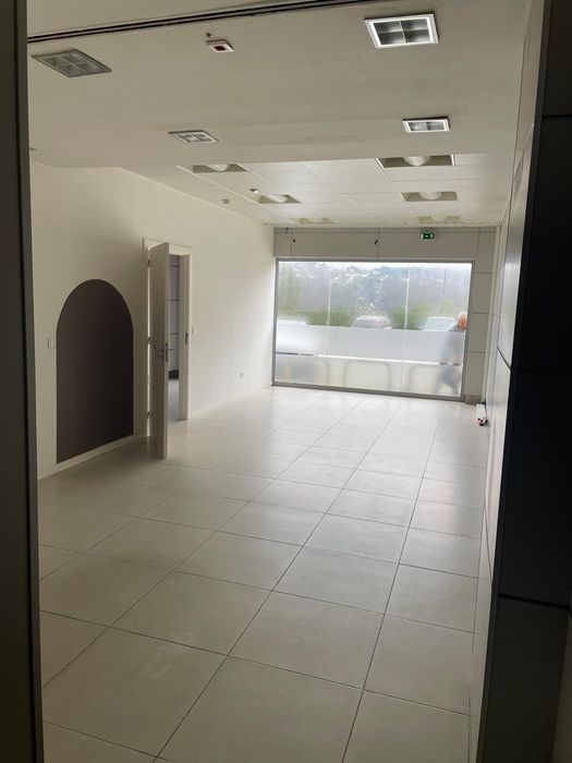 Espaço comercial / Escritório / Loja em Vila Meã, Amarante