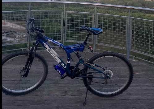 Bicicleta BTT Off-Road 26", dupla suspensão, bom estado, mudanças e travões funcionais. Ideal para cidade e trilhos.