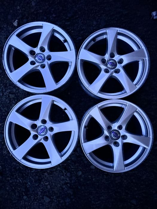 Продам диски на Вольво R16