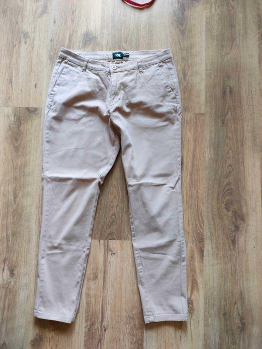 Mięciutkie spodnie damskie chinosy M Lager 157