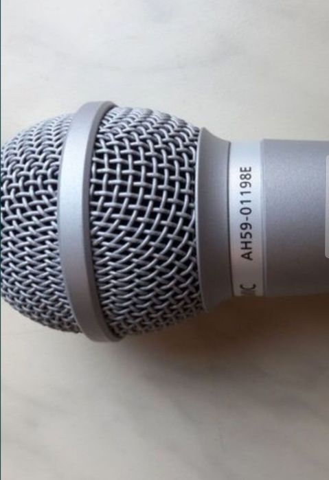 Микрофон  проводной для караоке