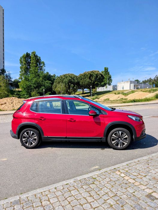 Peugeot 2008 1.2 PureTech Allure