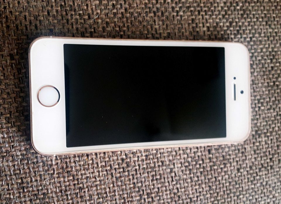 Iphone 5s був в доброму  стані, алезаблокований.