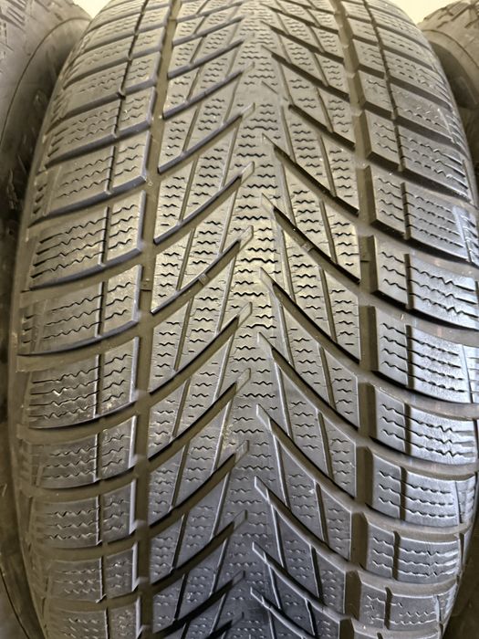 Zimowe opony Good Year 225/50r17 2024r