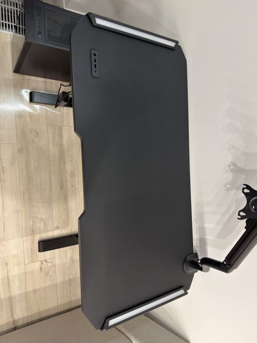 Ігровий стіл з електро регулюванням