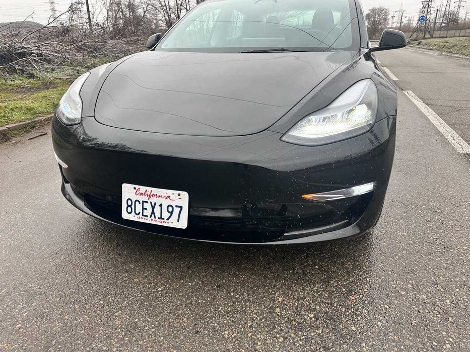 продам Tesla 3 2023