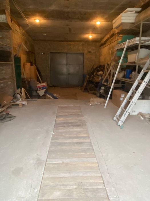 Бокс (гараж) у ГБК «Тілець» 77,3 м2, в районі 4-ої дитячої лікарні