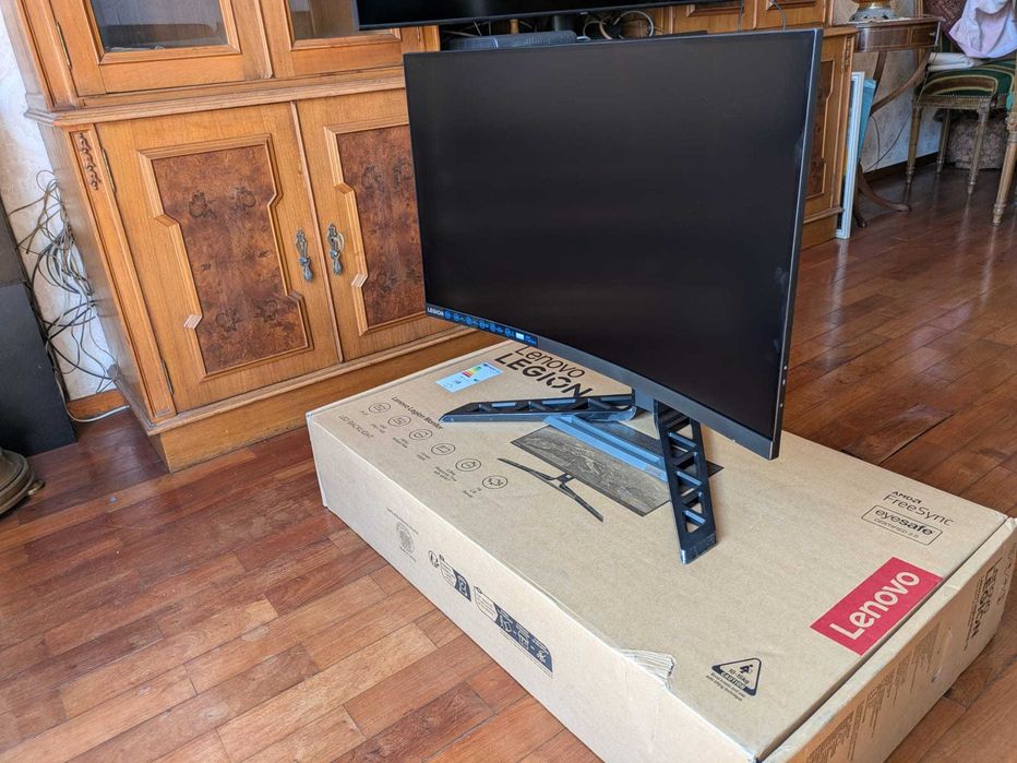 Monitor Curvo Lenovo Legion R32qc-30 VA W-LED 31.5" QHD 16:9 180Hz FreeSync