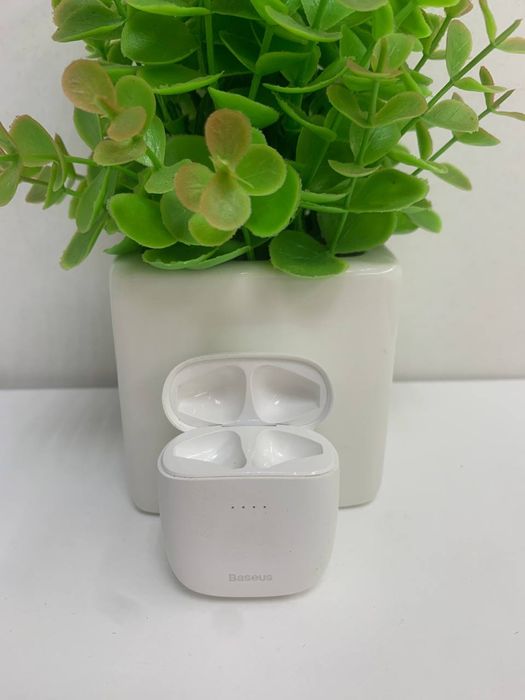 Б/У Зарядний кейс на навушники Наушники Baseus Encok W04 White
