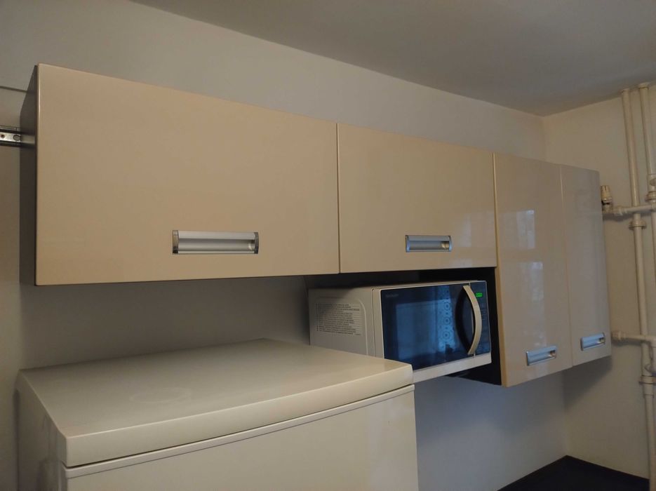 REZERWACJA Komplet szafek kuchennych do małej kuchni (fronty beżowe)